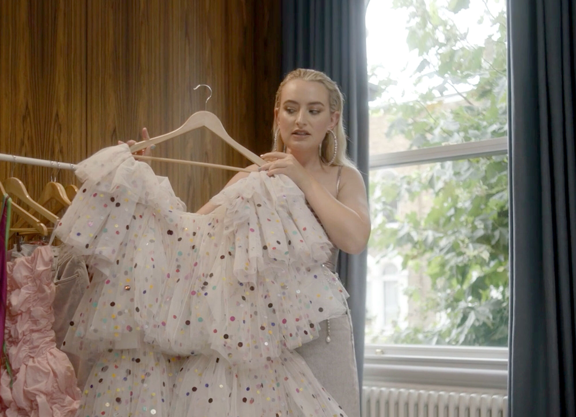 Amelia-Dimoldenberg-Farfetch (1)